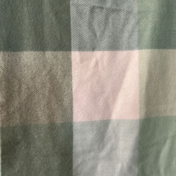 100% Cashmere Pink and Gray Checkered Scarf - Picture 3 of 5